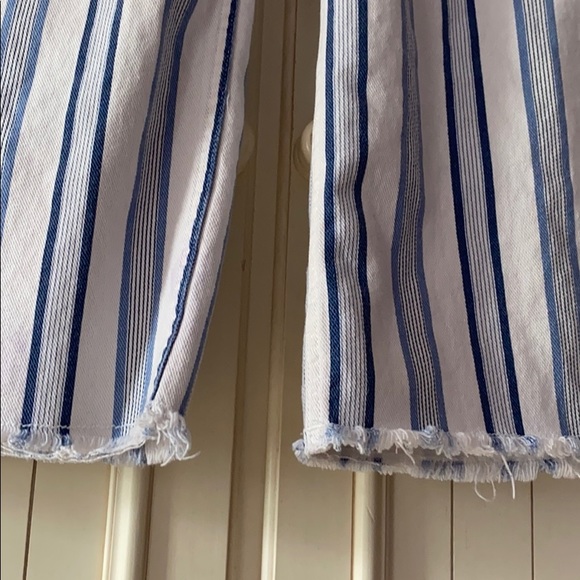 Blue & White Striped Highwaisted Wide Leg Pants - Picture 9 of 13